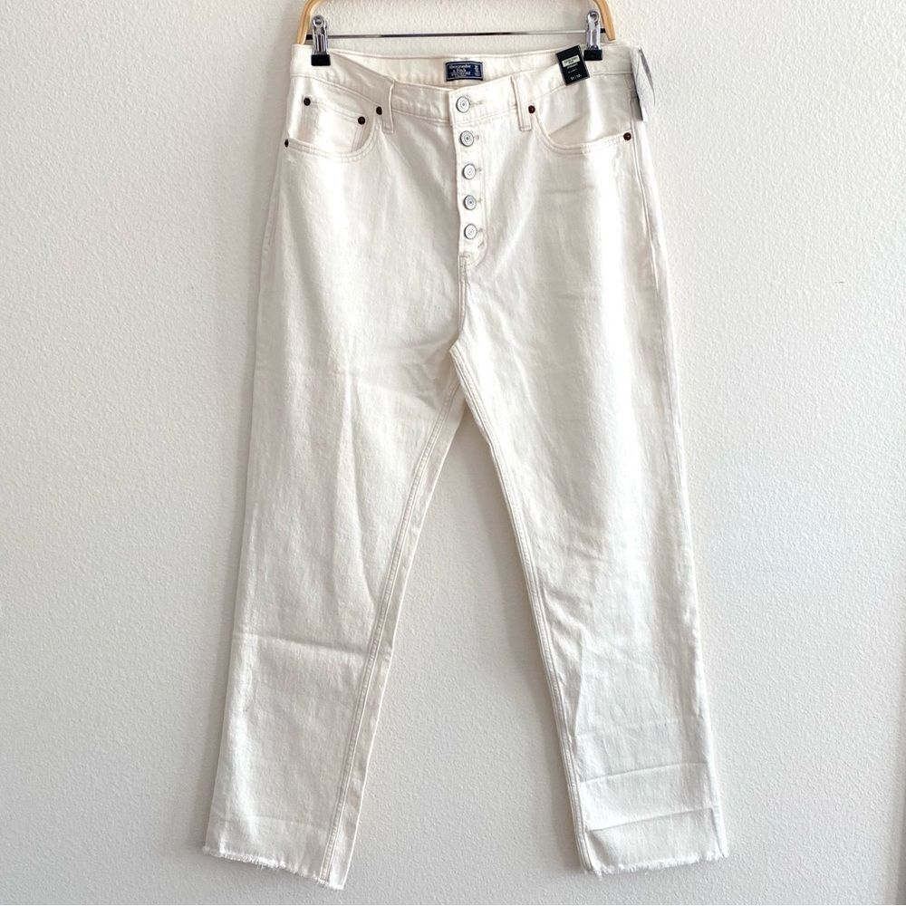 NWT Abercrombie Ultra High Rise Straight Leg Stone Wash Button Fly 31 short